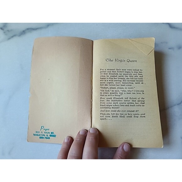 The Queen And The Gypsy By Constance Heaven Paperback - Picture 2 of 10